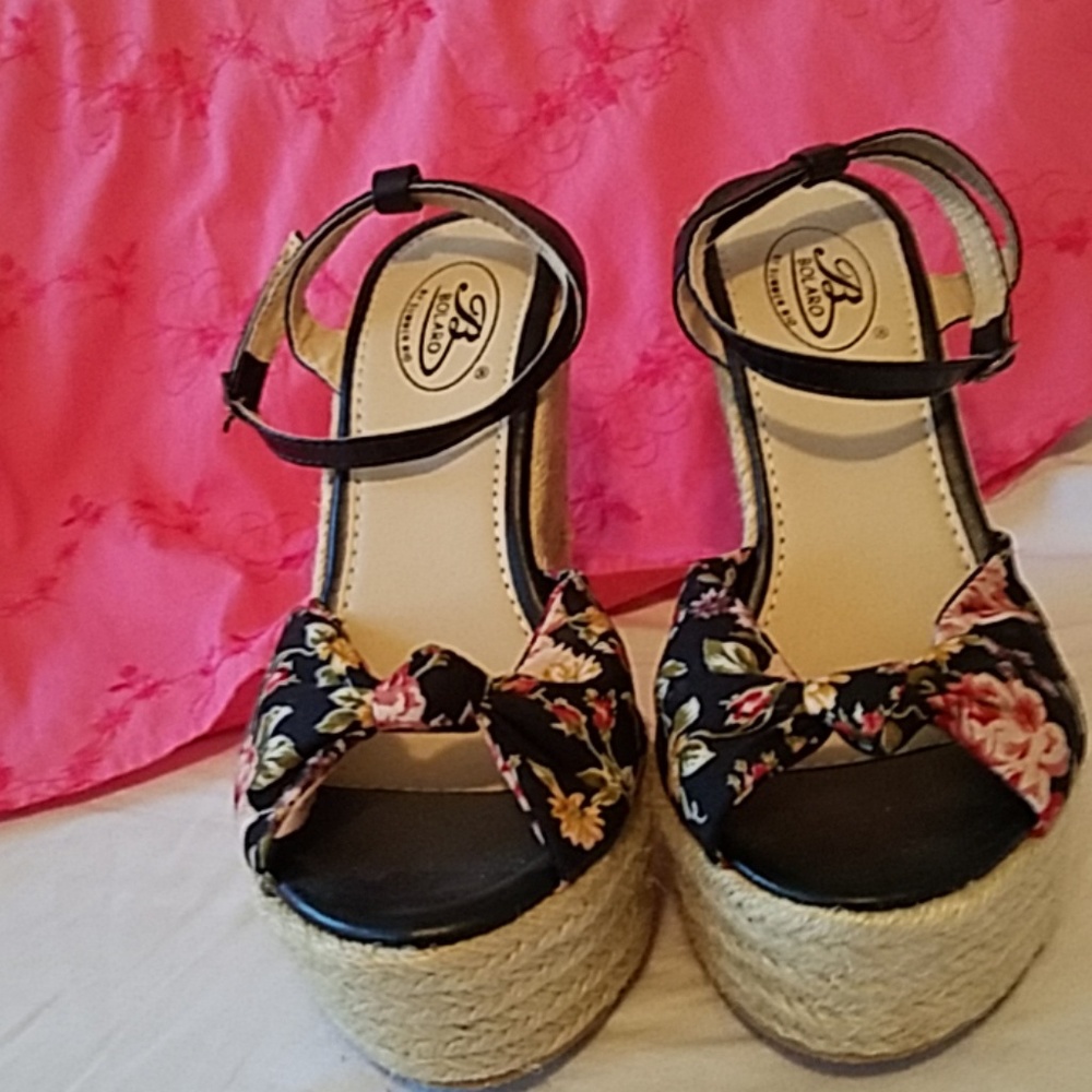 CUTE Bolaro open-toe Wedges